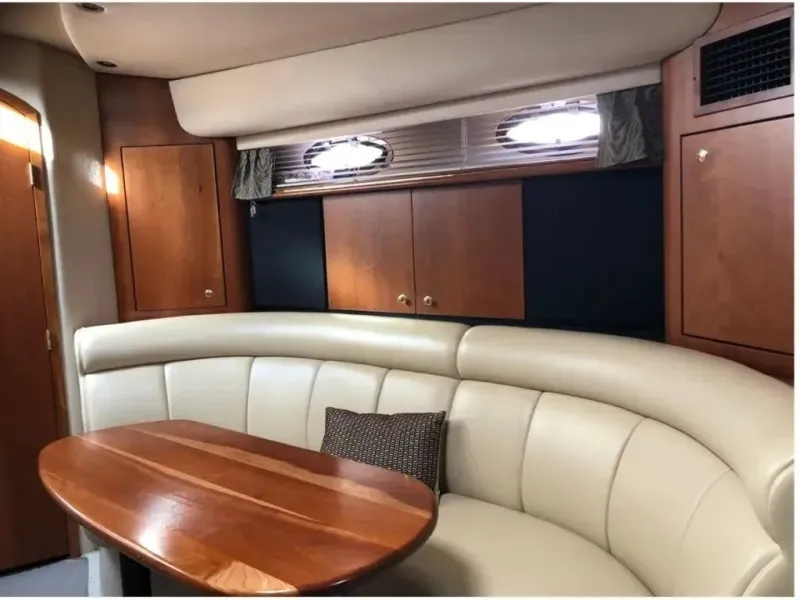 Slide: The Image of Cruisers Yachts 3870 2002 - 6082106