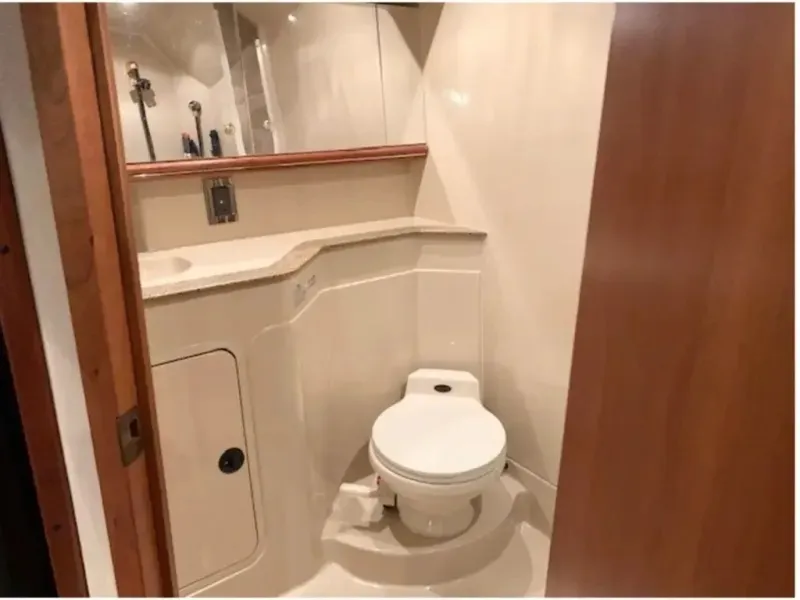 Slide: The Image of Cruisers Yachts 3870 2002 - 6082109