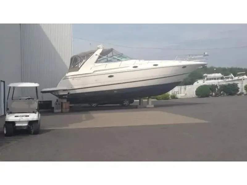 Slide: The Image of Cruisers Yachts 3870 2002 - 6082093