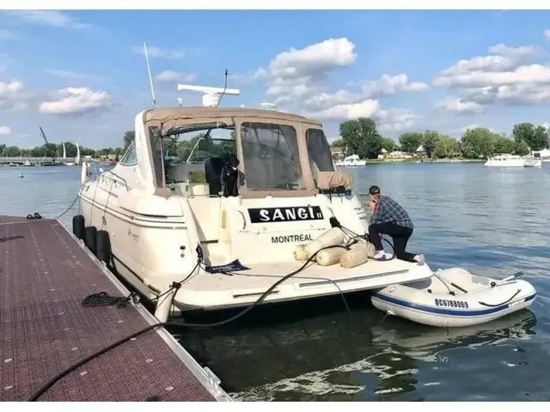 Slide: The Image of Cruisers Yachts 3870 2002 - 6082096