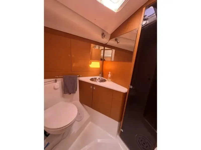 Slide: The Image of Jeanneau 50 Deck Saloon 2011 - 6082657