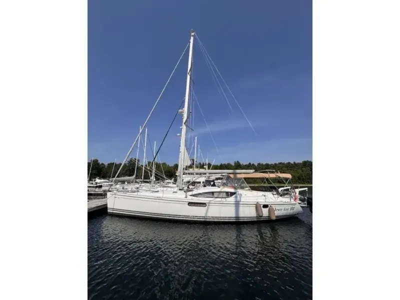 Slide: The Image of Jeanneau 50 Deck Saloon 2011 - 6082640