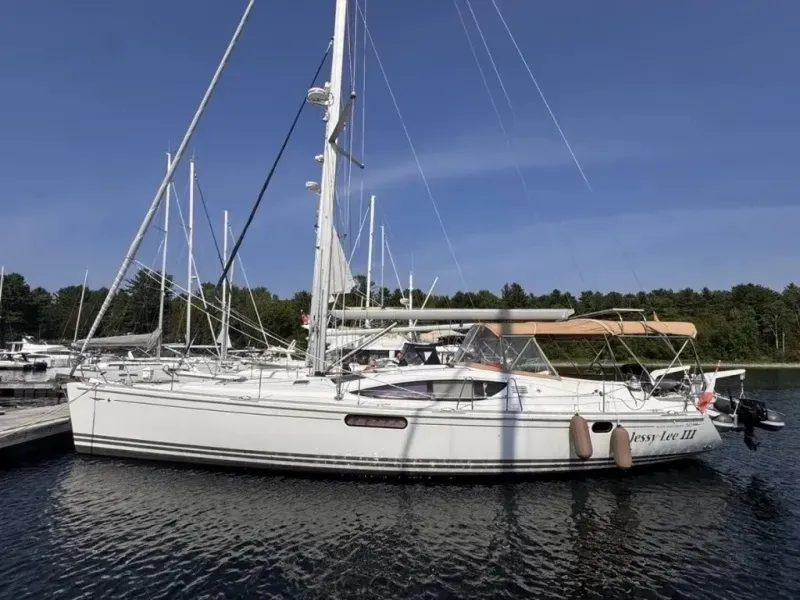 Slide: The Image of Jeanneau 50 Deck Saloon 2011 - 6082641