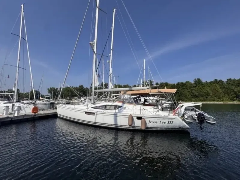 Slide: The Image of Jeanneau 50 Deck Saloon 2011 - 6082642