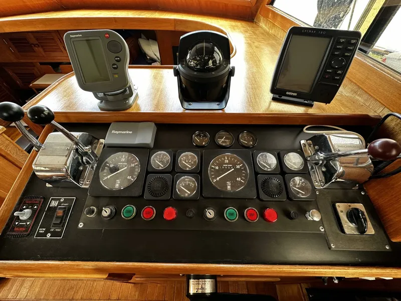 Slide: The Image of Marine Trader 36 1990 - 6082682