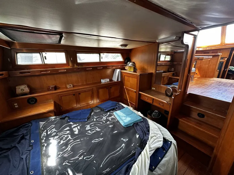 Slide: The Image of Marine Trader 36 1990 - 6082684