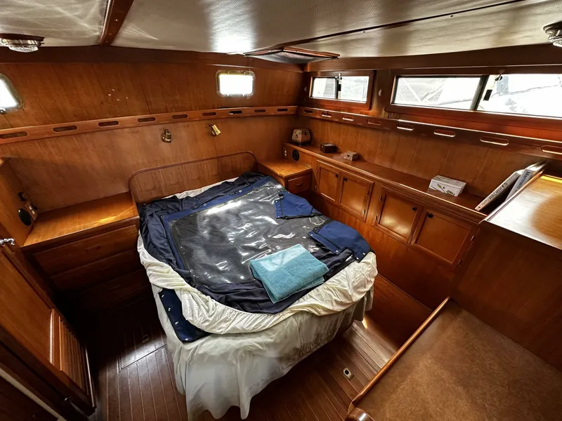Slide: The Image of Marine Trader 36 1990 - 6082691