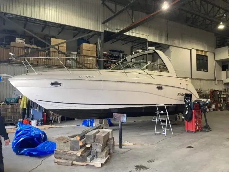 Slide: The Image of Rinker 312 Fiesta Vee 312 2004 - 6083001