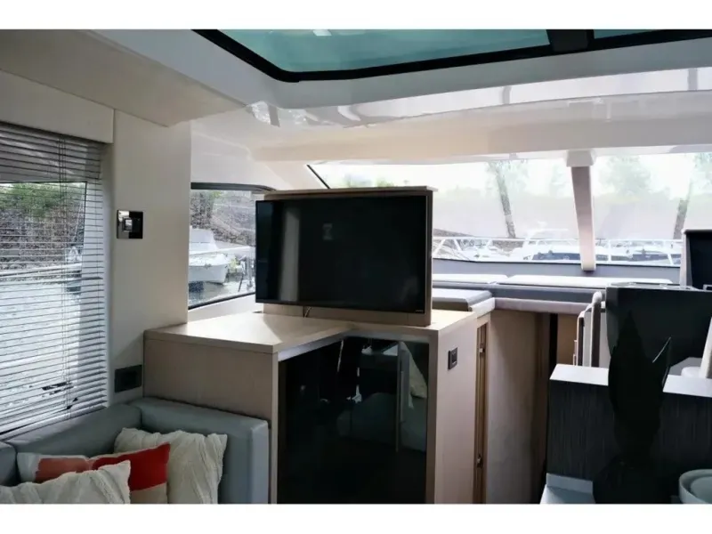 Slide: The Image of Sessa Coupe 47 2022 - 6083043