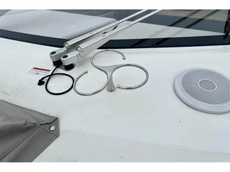 Slide: The Image of Sessa Coupe 47 2022 - 6083068