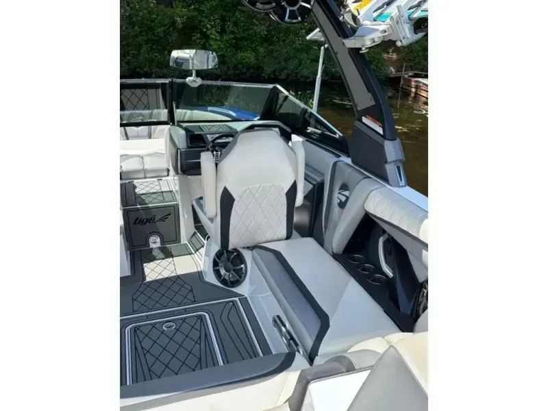 Slide: The Image of Tige RZX3 2017 - 6083166