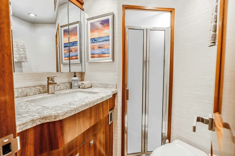 Slide: The Image of 2018 Viking 72 Convertible - 6085036
