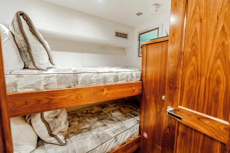 Slide: The Image of 2018 Viking 72 Convertible - 6085038