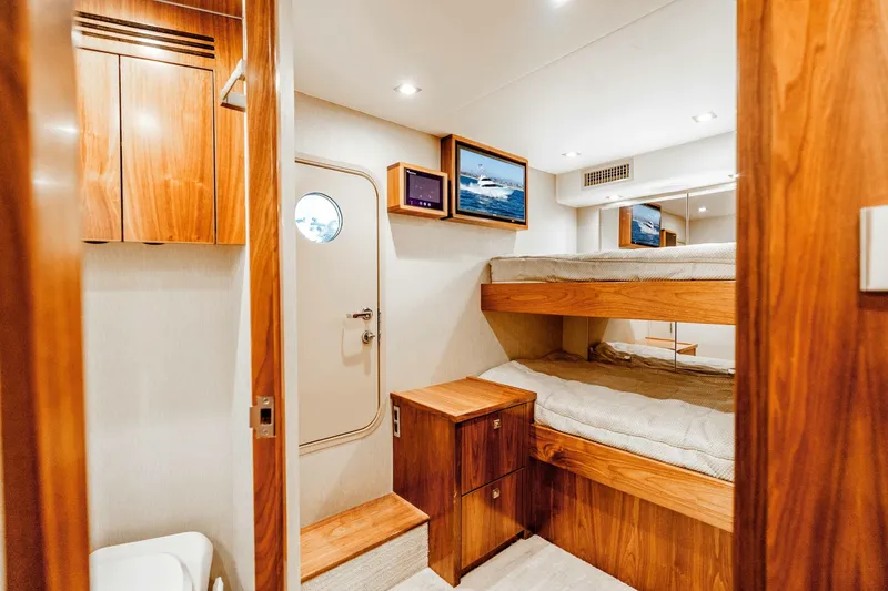 Slide: The Image of 2018 Viking 72 Convertible - 6085040