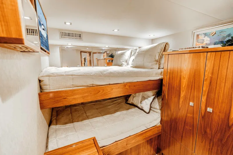 Slide: The Image of 2018 Viking 72 Convertible - 6085041