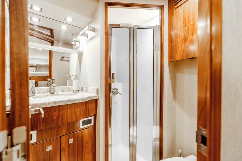 Slide: The Image of 2018 Viking 72 Convertible - 6085042