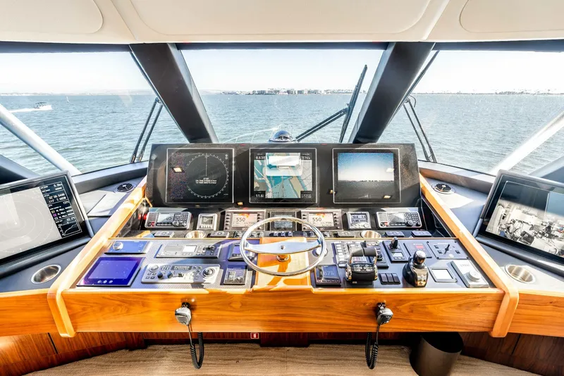 Slide: The Image of 2018 Viking 72 Convertible - 6085016