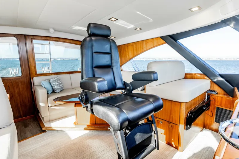 Slide: The Image of 2018 Viking 72 Convertible - 6085017