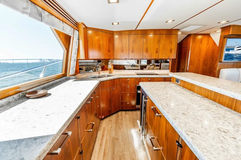 Slide: The Image of 2018 Viking 72 Convertible - 6085023
