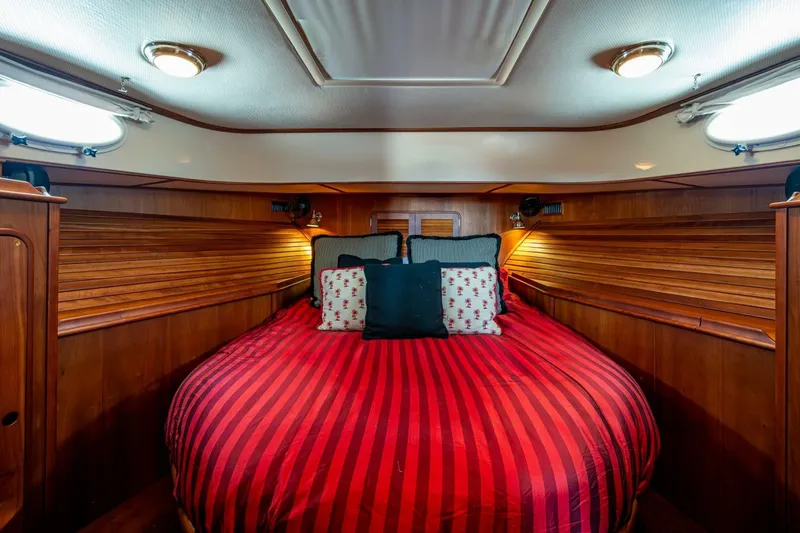 Slide: The Image of Hinckley Yachts 44 2006 - 6084141