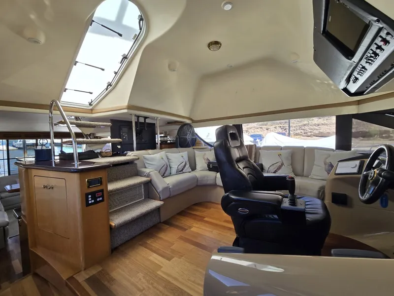 Slide: The Image of Carver Yachts 570 Voyager Pilothouse 2001 - 6084339