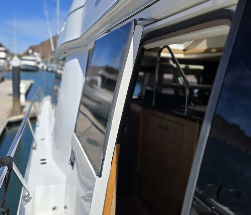 Slide: The Image of Carver Yachts 570 Voyager Pilothouse 2001 - 6084342