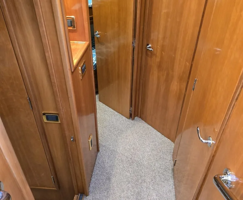 Slide: The Image of Carver Yachts 570 Voyager Pilothouse 2001 - 6084344
