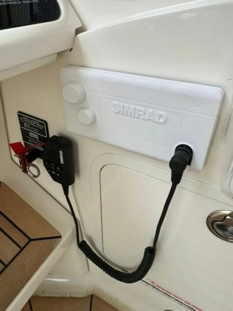Slide: The Image of Sea Ray Sundancer 320 Outboard 2021 - 6085305