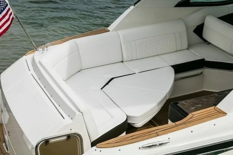 Slide: The Image of Sea Ray Sundancer 320 Outboard 2021 - 6085327