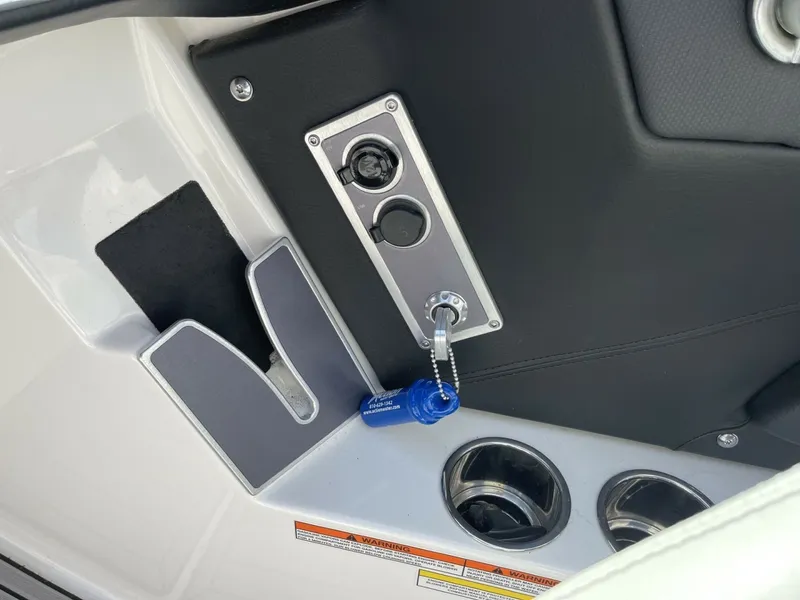 Slide: The Image of Mastercraft XT24 2022 - 6085516