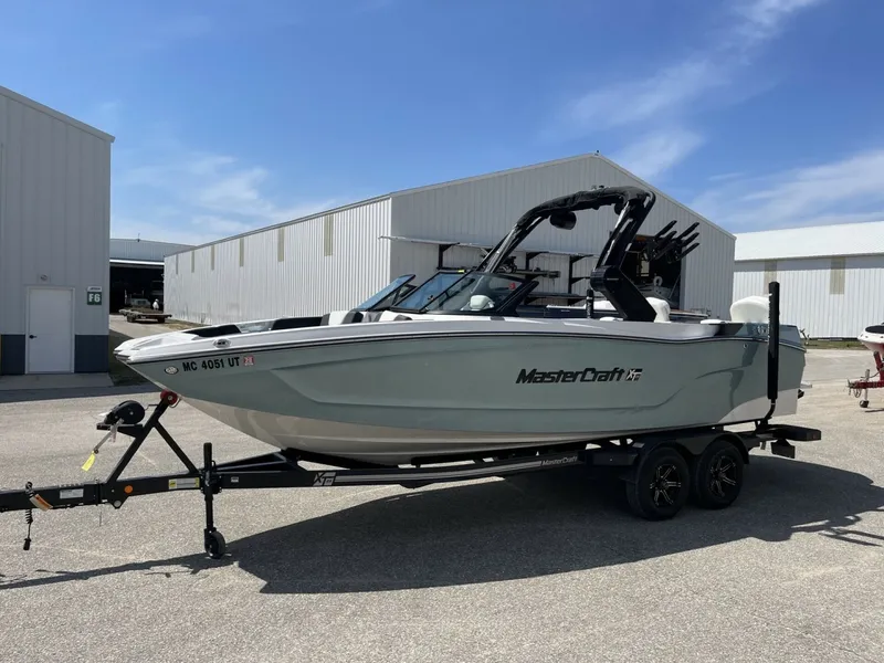 Slide: The Image of Mastercraft XT24 2022 - 6085515