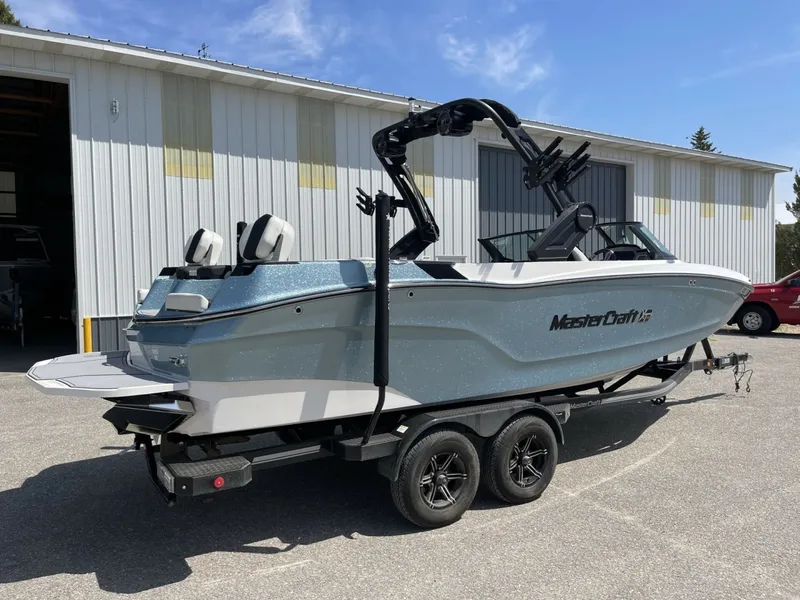 Slide: The Image of Mastercraft XT24 2022 - 6085518