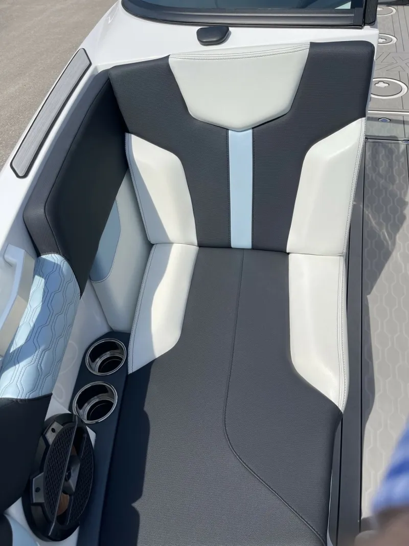 Slide: The Image of Mastercraft XT24 2022 - 6085514