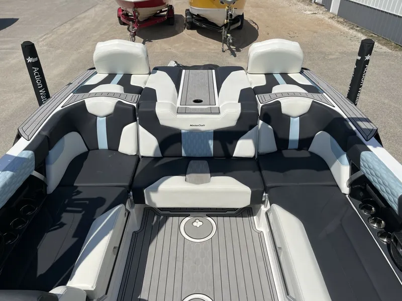 Slide: The Image of Mastercraft XT24 2022 - 6085517