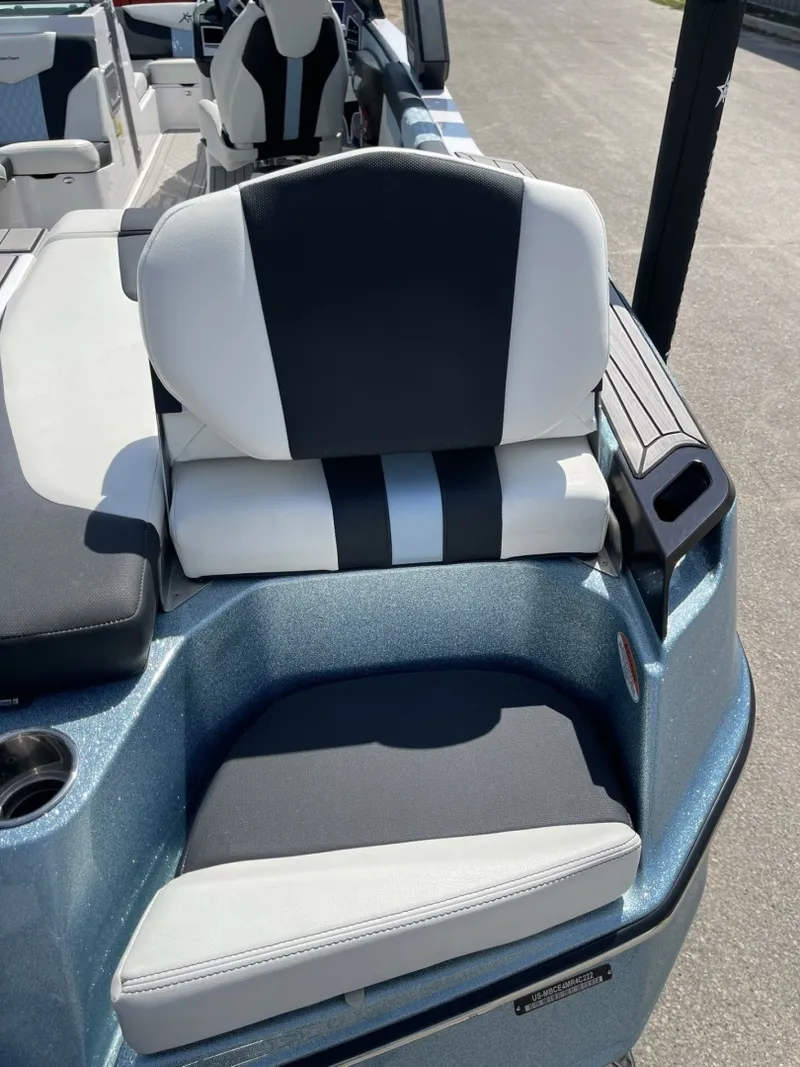 Slide: The Image of Mastercraft XT24 2022 - 6085522