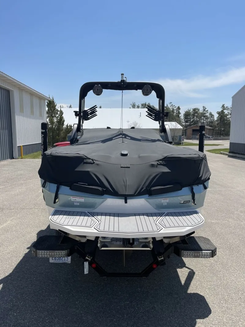 Slide: The Image of Mastercraft XT24 2022 - 6085521