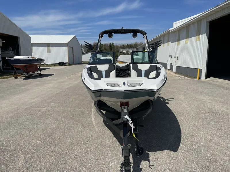 Slide: The Image of Mastercraft XT24 2022 - 6085504