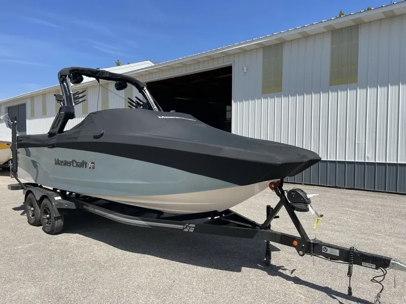 Slide: The Image of Mastercraft XT24 2022 - 6085523