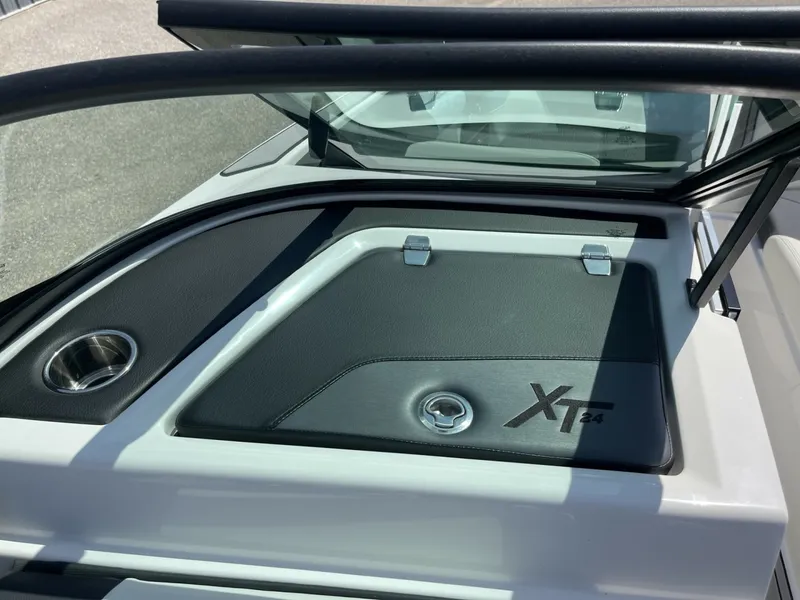Slide: The Image of Mastercraft XT24 2022 - 6086066