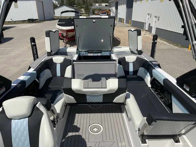 Slide: The Image of Mastercraft XT24 2022 - 6086067