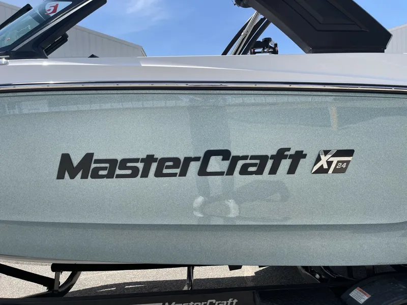 Slide: The Image of Mastercraft XT24 2022 - 6085503