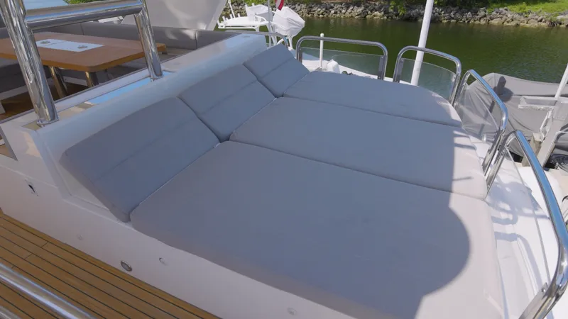 Slide: The Image of 2014 Pre Owned 78 Fairline.00_00_30_15.Still005 - 6085668