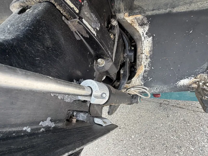 Slide: The Image of Rinker 266 Fiesta Vee 1998 - 6113604