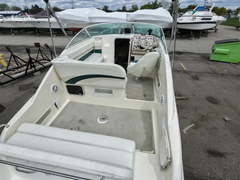 Slide: The Image of Rinker 266 Fiesta Vee 1998 - 6113586