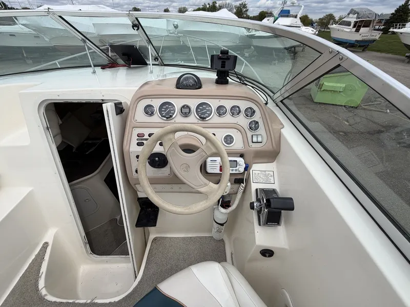 Slide: The Image of Rinker 266 Fiesta Vee 1998 - 6113620