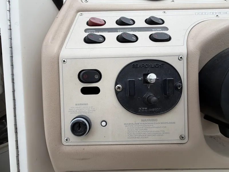 Slide: The Image of Rinker 266 Fiesta Vee 1998 - 6113626