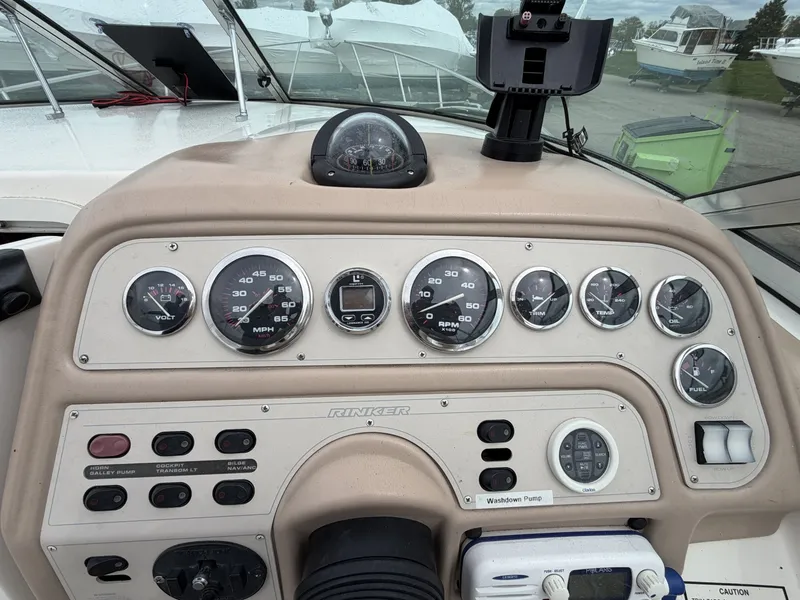 Slide: The Image of Rinker 266 Fiesta Vee 1998 - 6113621