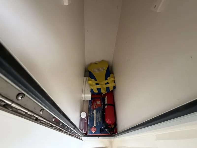 Slide: The Image of Rinker 266 Fiesta Vee 1998 - 6113646