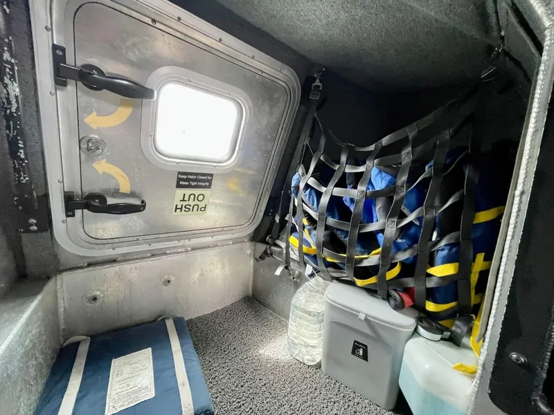 Slide: The Image of Safe Boats 25 Defender 2006 - 6086274