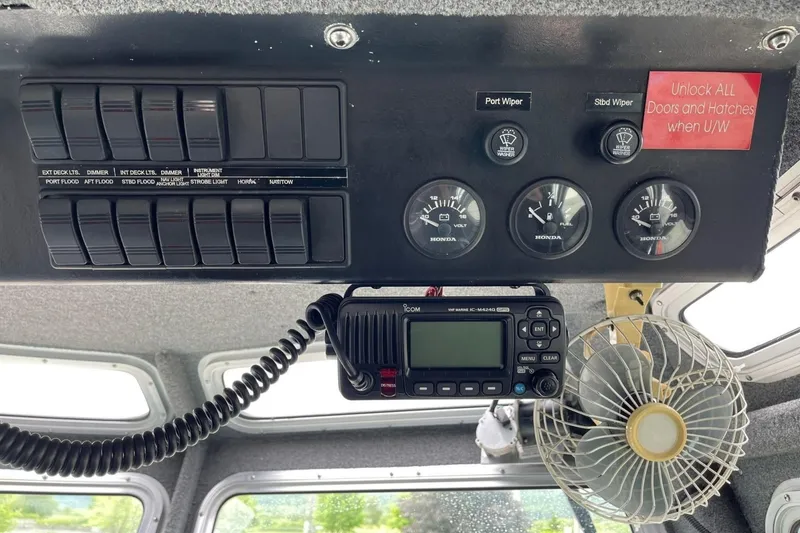 Slide: The Image of Safe Boats 25 Defender 2006 - 6086283